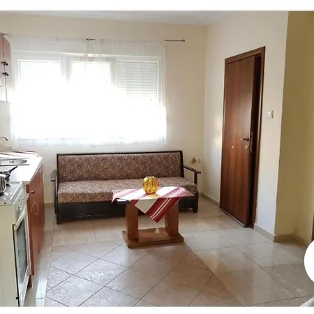 Xronis 1 * نيا ميشانيونا